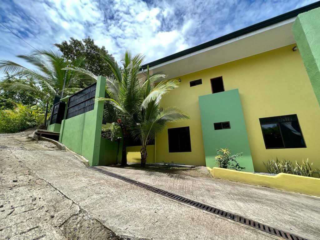 كيبوس Yellow House المظهر الخارجي الصورة